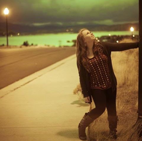 Jessica Jennings Photo 17