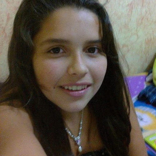 Laura Robles Photo 26