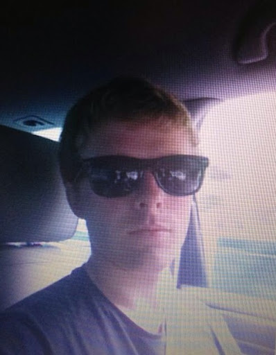 Elliot Moore Photo 4