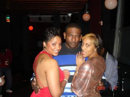 Robert Mitchell Photo 30