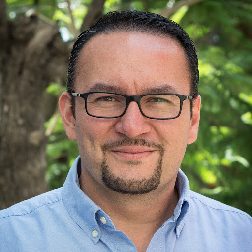 Alejandro Ruiz Photo 29