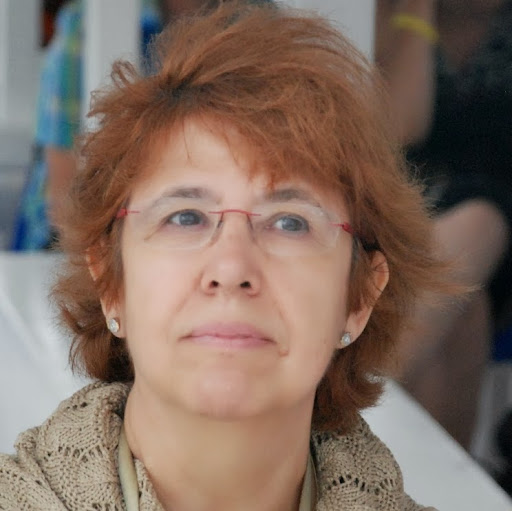 Anna Bernal Photo 9