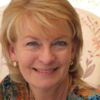Christine Sutherland Photo 32