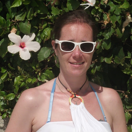 Paula Hayes Photo 19