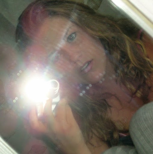 Elizabeth Ivy Photo 15