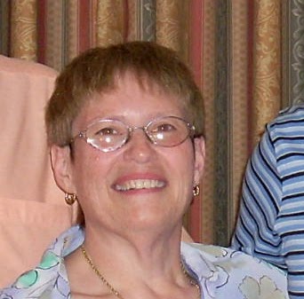 Beth Howell Photo 14