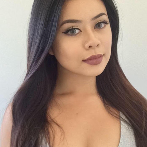 Julie Pham Photo 19