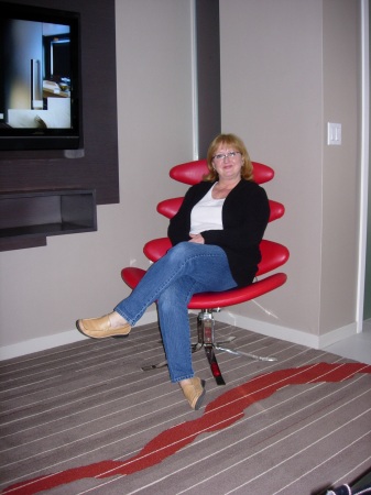Lynn Spencer Photo 34