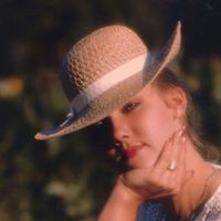 Angela Cash Photo 24