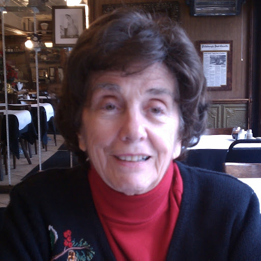 Martha Bond Photo 17