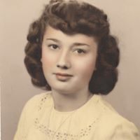 Elizabeth Harlan Photo 24