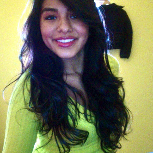 Vanessa Valadez Photo 13
