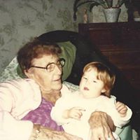 Elizabeth Knowles Photo 15