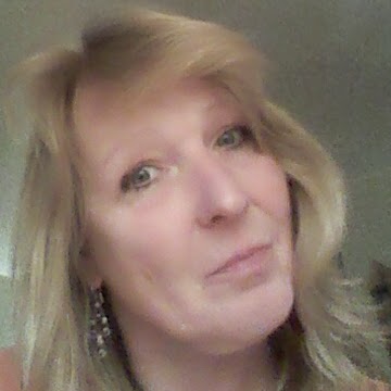 Vicky Howell Photo 1