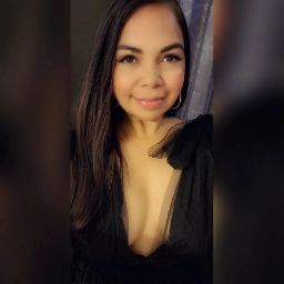 Jennifer Cruz Photo 28