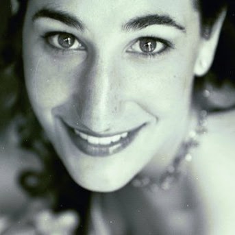 Julia Hoffman Photo 15