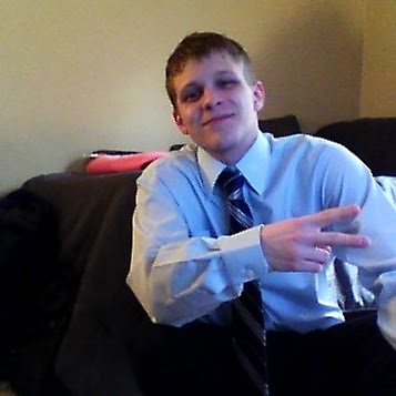 Travis Foster Photo 32