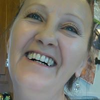 Lynn Richards Photo 18