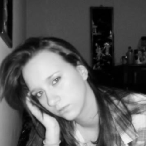 Robyn Thomas Photo 37