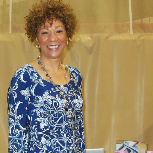 Renee Everett Photo 18