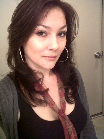 Elizabeth Cardona Photo 34
