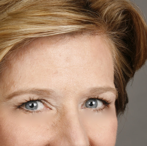 Janet Morgan Photo 35