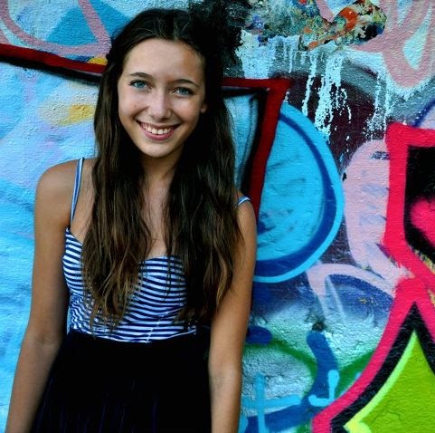 Emma Lang Photo 8