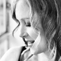 Amy Pearce Photo 9