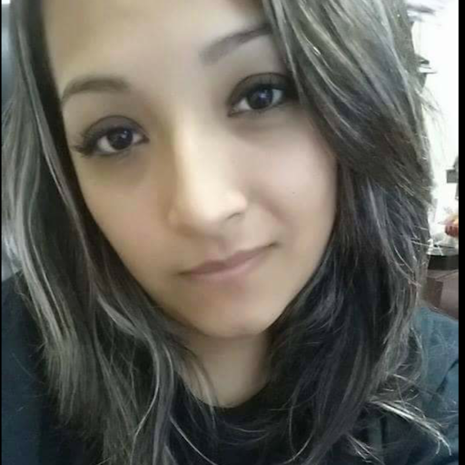 Elizabeth Reyes Photo 7