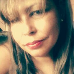 Sandra Oliver Photo 29