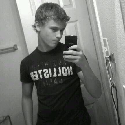 Justin Tidwell Photo 17