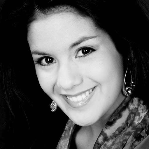 Erica Moore Photo 5