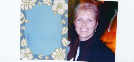 Kelly Thompson Photo 22