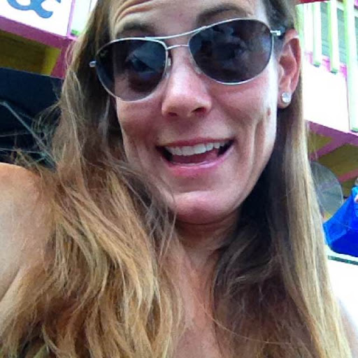 Julie Walton Photo 24