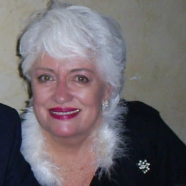 Dorothy Cook Photo 32