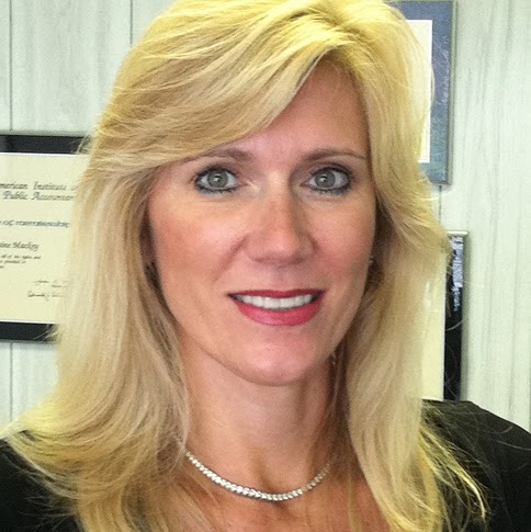 Danielle Mackey Photo 29