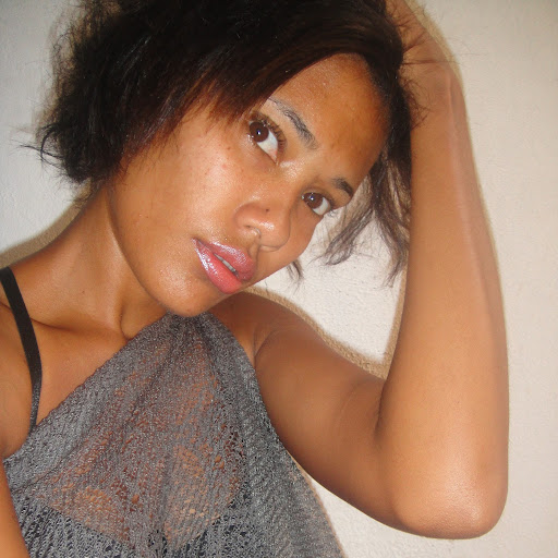 Linda Rodrigues Photo 24