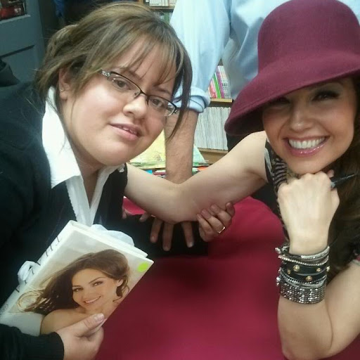 Jacqueline Cruz Photo 36