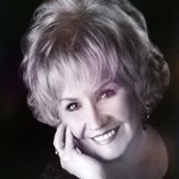 Janet Stephens Photo 28