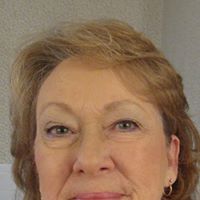 Anna Phillips Photo 40