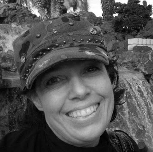 Laura Snyder Photo 55