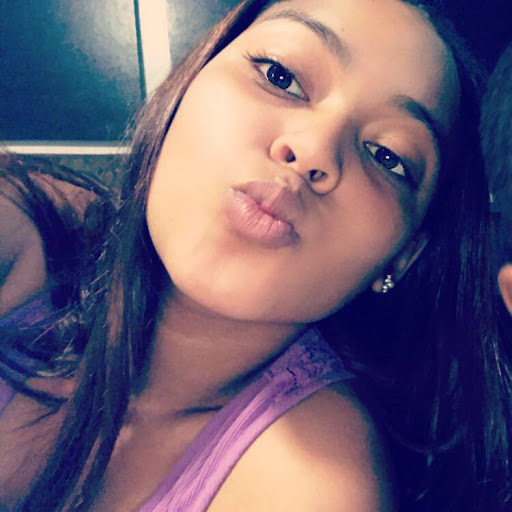 Nicole Baez Photo 12