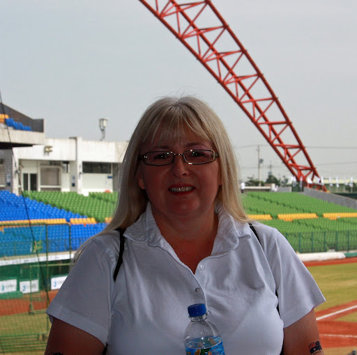 Anna Calvert Photo 3