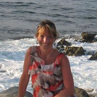 Stephanie Sharpe Photo 20