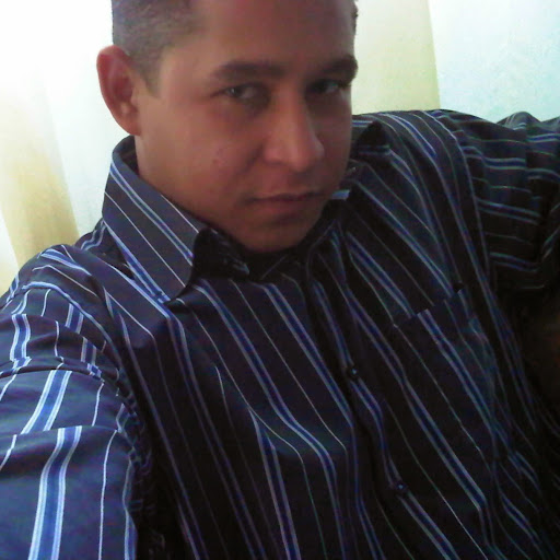 Alexander Perez Photo 8