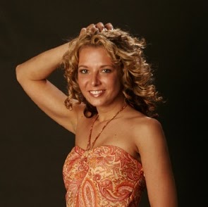 Julia Beatty Photo 41