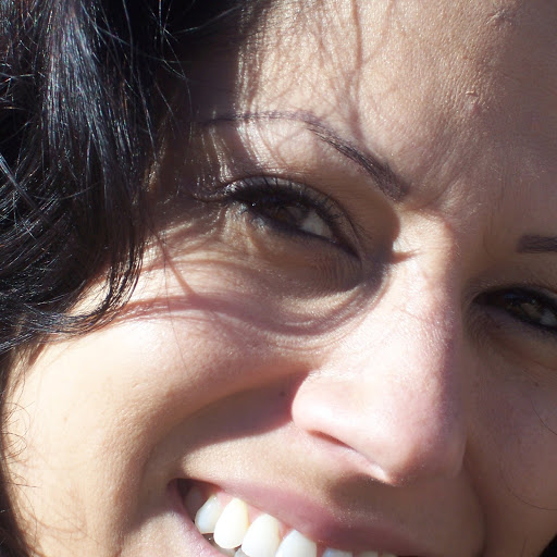 Elizabeth Martinez Photo 25