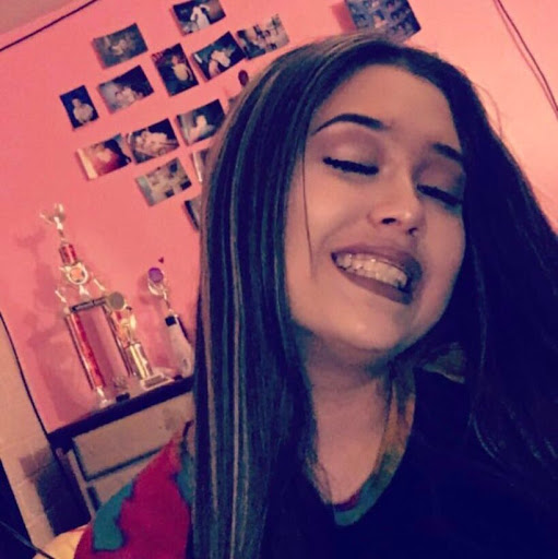 Ariana Robles Photo 11