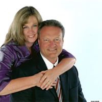 Elizabeth Howell Photo 41