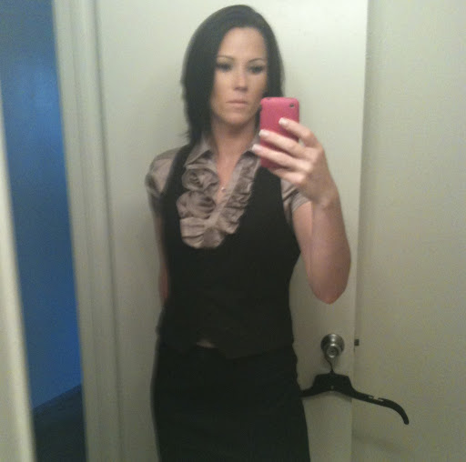 Danielle Mackey Photo 33